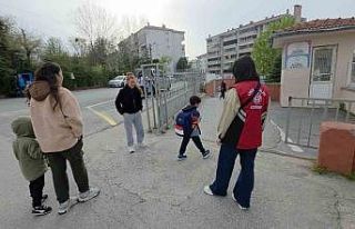 Okul önlerinde sıkı denetim