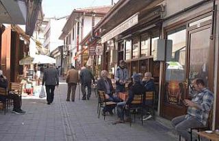 Ölen müşterilerinin hatıralarını kıraathanenin...