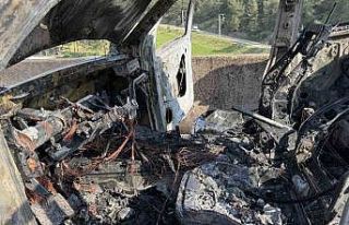 Osmaniye’de pikap alev alev yandı, sürücü son...