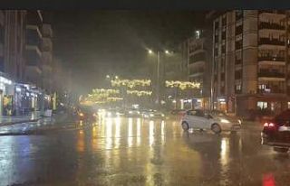 Osmaniye’de şiddetli yağmur ulaşımı vurdu