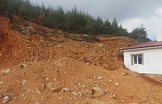 Osmaniye’de yağış sonrası heyelan: Bazı evlerin...