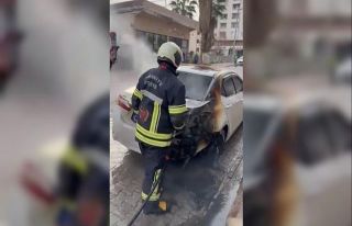 Osmaniye’de yanan otomobile ilk müdahaleyi trafik...