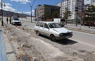 Otomobil ile kamyonet çarpıştı: 1 yaralı