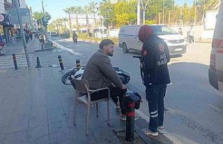 Otomobil ile motosikletin çarpıştığı kazada...