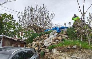 Otomobil tezgahın üzerine uçtu: 1 yaralı