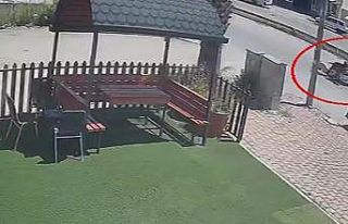 Otomobille motosikletin çarpıştığı kaza güvenlik...