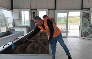 Pazar yerlerinden toplanan organik atıklar gübreye...