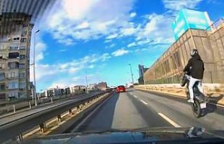 Pendik’te trafikte akrobatik hareket yapan motosiklet...