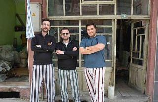 Pijamaları giyip geçmişe yolculuk yaptılar