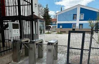 Pilot okulda uygulanan turnike sistemiyle şiddet...