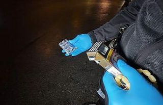 Polis arama yaptığı otomobilde sentetik hap ele...