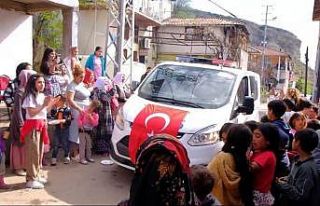 Polis ekipleri ihbarla gittikleri mahallede kutlamayla...