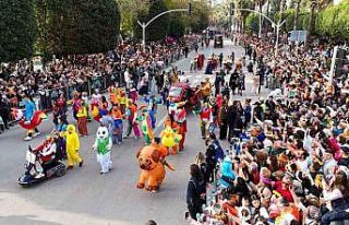 Portakal Çiçeği Karnavalı’nda renkli kortej