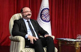 Rektör Hacımüftüoğlu, geleceğin hekimleriyle...