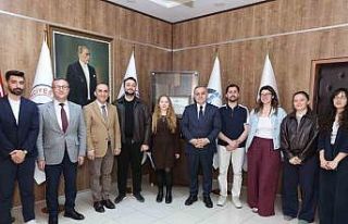 Rektör Prof. Dr. Altun, EVEA Öğrenci Kulübü üyeleri...