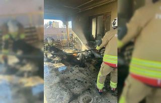 Reyhanlı’da evin balkonundan alevler yükseldi