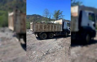 Rize’de açık alana çöp döken Fındıklı Belediyesine...