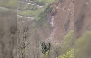 Rize’de yamaçtan düşen kaya saniye saniye kameraya...
