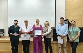 Sağlık çalışanları adım adım yarıştı