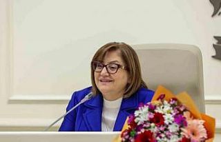 Şahin, başarılı sporcularla bir araya geldi