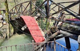 Sakarya’da dere üzerindeki asma köprü çöktü:...