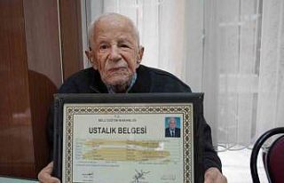 Sakarya’nın 100 yaşındaki dönercisi 84 yıldır...