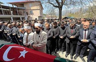 Saldırıda öğrencilerine siper olan öğretmen,...