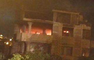 Samandağ’da metruk bina yangını