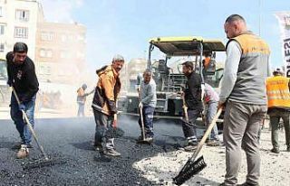 Şanlıurfa’da 25 metrelik yol projesinde asfalt...
