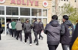 Siber dolandırıcılık operasyonunda 15 kişi tutuklandı