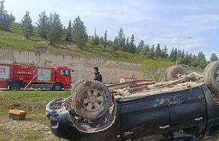Siirt’te kontrolden çıkan araç takla attı: 1...