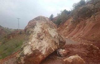 Siirt’te sel ve heyelanlar nedeniyle kapalı olan...