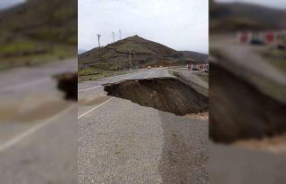Siirt’te şiddetli yağışların ardından yol...