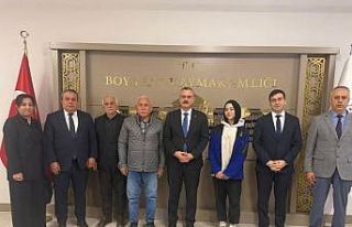 Sinoplu genç kız, azmiyle yılın çırağı olmaya...