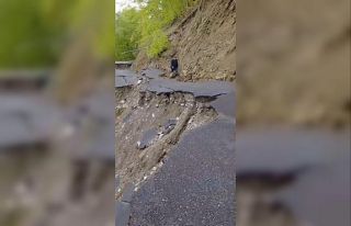 Sinop’ta heyelan: Grup yolu ulaşıma kapandı