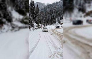 Sinop’ta kar yağışı etkili oldu, sürücüler...