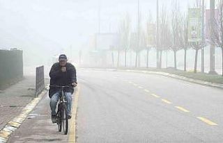 Sis şehri etkisi altına aldı, görüş mesafesi...