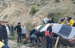 Sivas’ın Suşehri ilçesinde trafik kazası, 3...