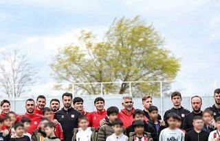 Sivasspor’dan çocuklara 23 Nisan etkinliği