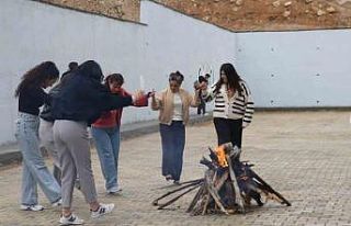 Sivas’ta öğrenciler baharın gelişini kutladı