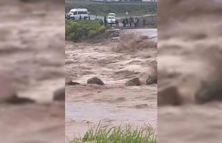 Siverek’te sağanak yağış sele neden oldu