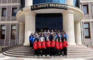 Söğüt Spor Voleybol Takımı’nı makamında kabul...