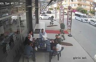 Sohbet masasına düşen davetsiz misafir kısa süreli...