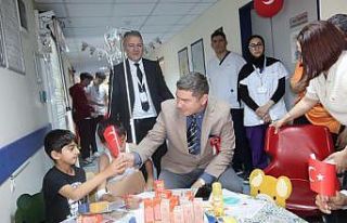 Söke Devlet Hastanesi’nde minik hastalara 23 Nisan...