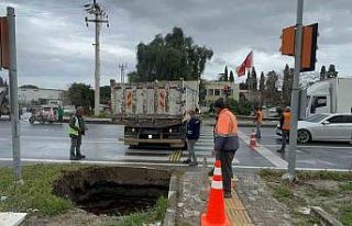Söke’de Bağarası Kavşağında obruk paniğe...