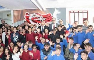 Sünnetci okul programlarına devam ediyor