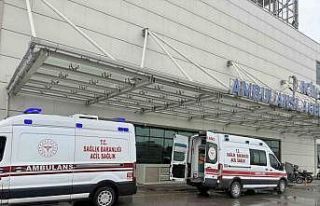 Tarsus’ta 3 öğrenci çiğ köfteden zehirlendi