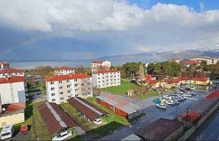 Tatvan’da gökkuşağı görsel şölen sundu