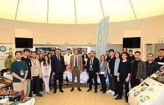 Teknoloji Fuarı’nda sektör temsilcileri öğrencilerle...