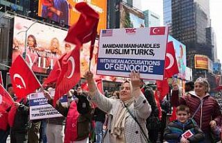 Times Meydanı’nda Ermeni yalanı protestosu